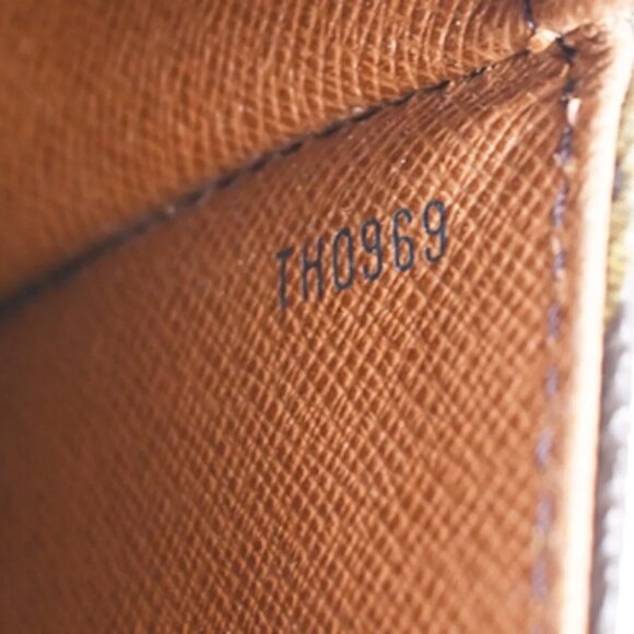 LOUIS VUITTON Saint Cloud GM Shoulder Bag Monogram Leather Brown M51242 80FA523 - Picture 9 of 10